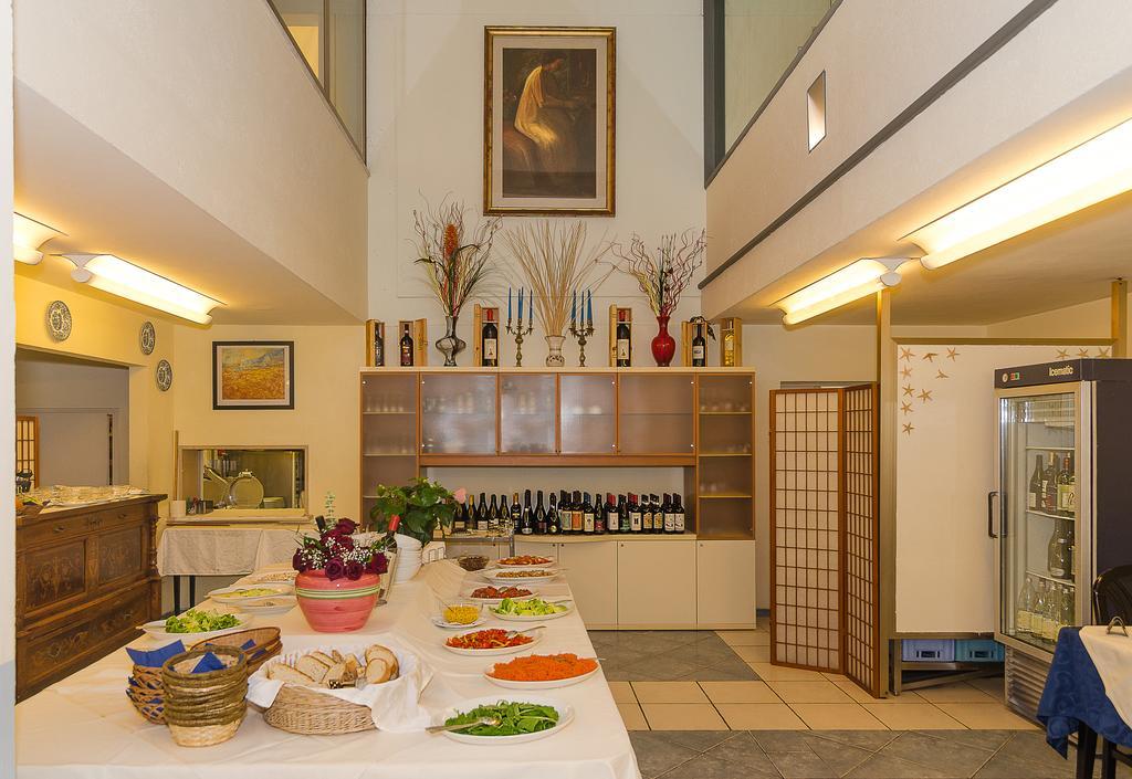 Hotel Le Ginestre Лидо Ди Камайоре Екстериор снимка
