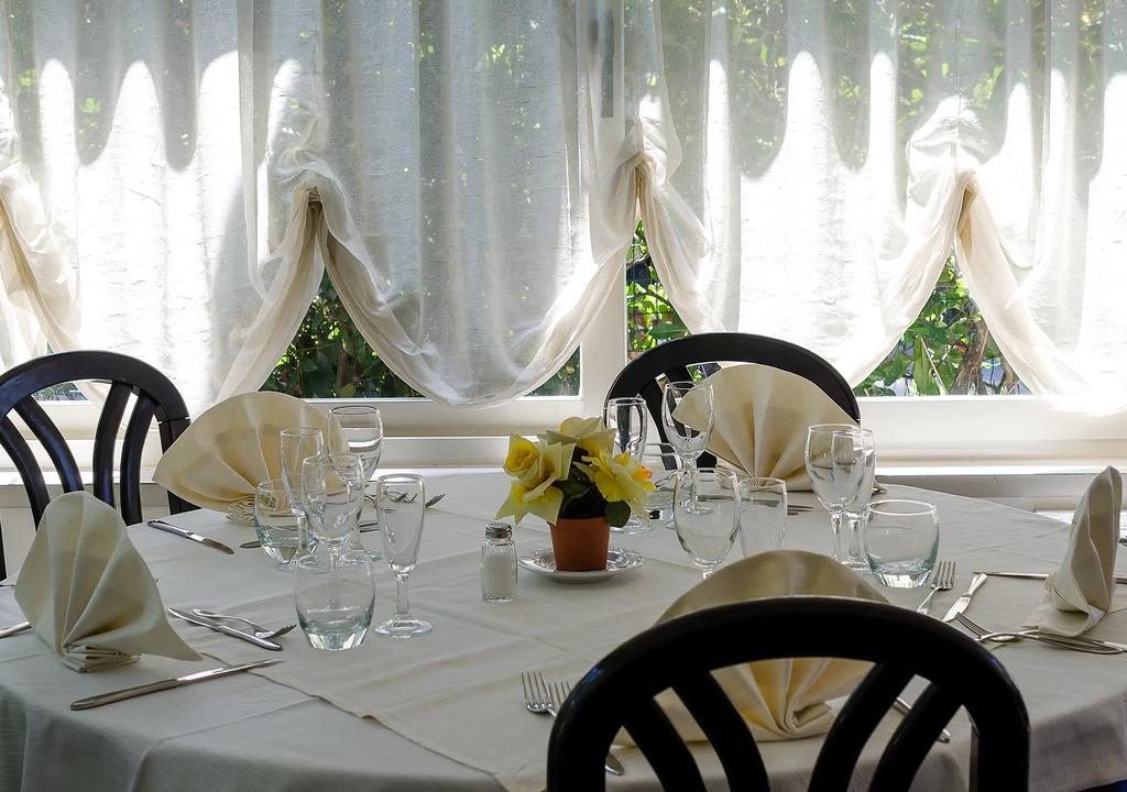 Hotel Le Ginestre Лидо Ди Камайоре Екстериор снимка