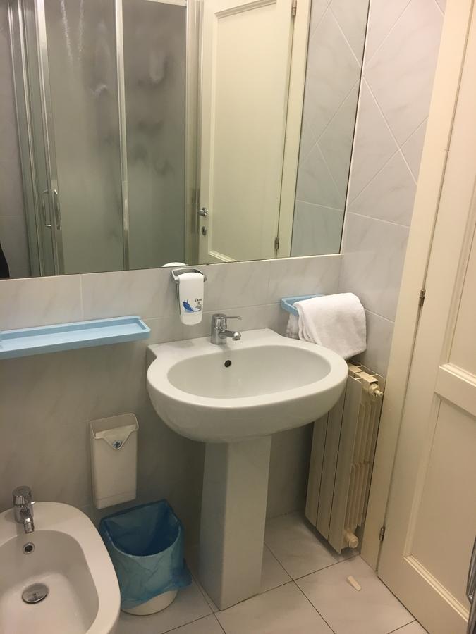 Hotel Le Ginestre Лидо Ди Камайоре Екстериор снимка