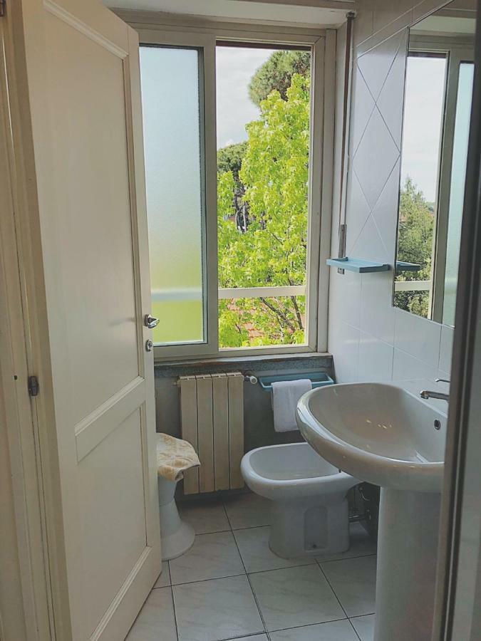 Hotel Le Ginestre Лидо Ди Камайоре Екстериор снимка